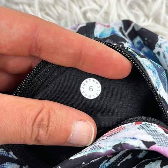 Lululemon Break Free Crop (Nulux 17") Culture Clash Starlight Black - Picture 5 of 6